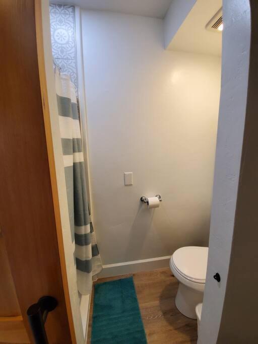 Apartamento Centrally Located Studio And Cozy Place Perfect For Travelers And Couples! Located In Downtown! Perfect For Your Quick Getaway! *